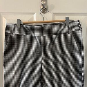 Jules And LEOPOLD  ankle pants. Black and White Gingham Pants. Size L